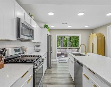 3898 Skidmore Drive - Photo Thumbnail 17