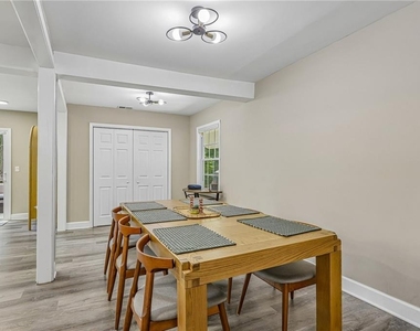 3898 Skidmore Drive - Photo Thumbnail 10