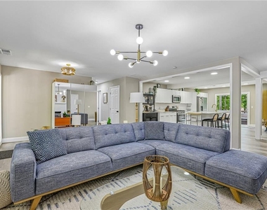 3898 Skidmore Drive - Photo Thumbnail 9