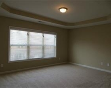 456 Fieldview Lane - Photo Thumbnail 7