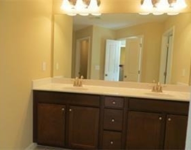 456 Fieldview Lane - Photo Thumbnail 10