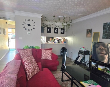 6492 Charter Way - Photo Thumbnail 6