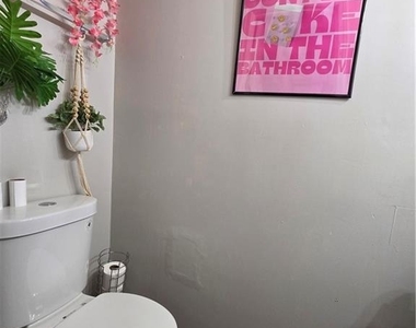 6492 Charter Way - Photo Thumbnail 3