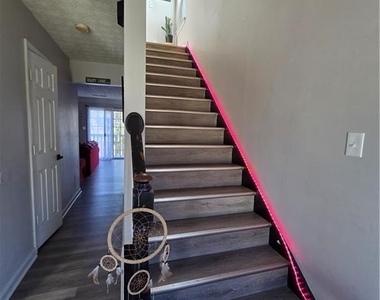 6492 Charter Way - Photo Thumbnail 5