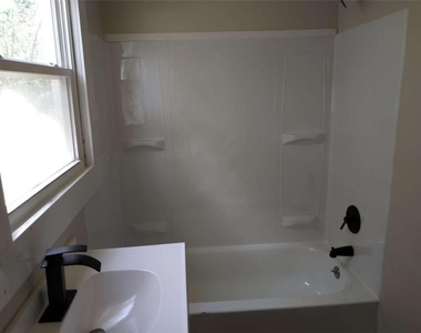 248 Madison Street - Photo Thumbnail 7