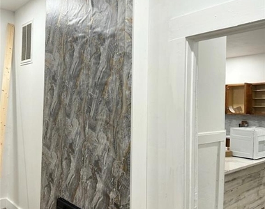 248 Madison Street - Photo Thumbnail 2