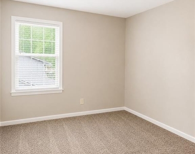 2401 Dawn Court - Photo Thumbnail 7