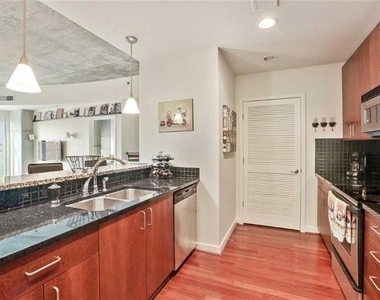 250 Pharr Road Ne - Photo Thumbnail 2