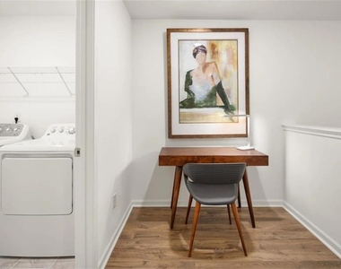 1515 Brantin Drive - Photo Thumbnail 15