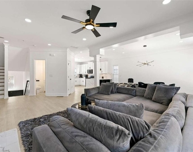 1501 Glen Ivy - Photo Thumbnail 5