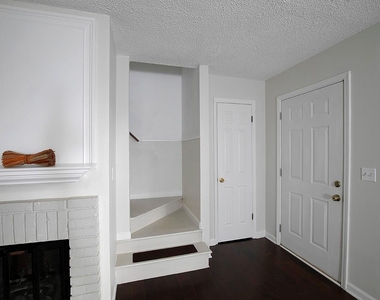 1018 Old Holcomb Bridge Road - Photo Thumbnail 3