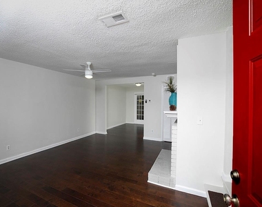 1018 Old Holcomb Bridge Road - Photo Thumbnail 2