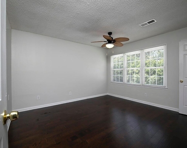 1018 Old Holcomb Bridge Road - Photo Thumbnail 16
