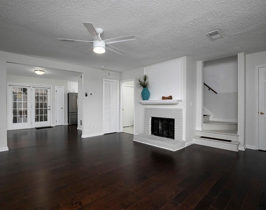 1018 Old Holcomb Bridge Road - Photo Thumbnail 4