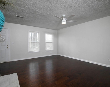 1018 Old Holcomb Bridge Road - Photo Thumbnail 6