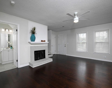 1018 Old Holcomb Bridge Road - Photo Thumbnail 5