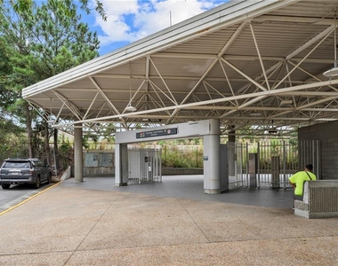 5300 Peachtree Road - Photo Thumbnail 4