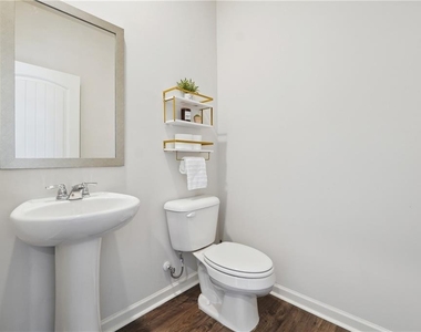100 Fernbrook Trail - Photo Thumbnail 14