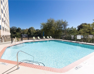 2479 Peachtree Road Ne - Photo Thumbnail 19