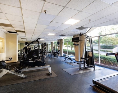 2479 Peachtree Road Ne - Photo Thumbnail 21