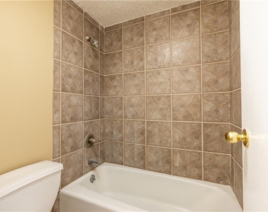 2479 Peachtree Road Ne - Photo Thumbnail 15