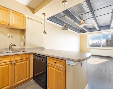 2479 Peachtree Road Ne - Photo Thumbnail 8