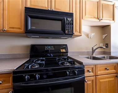 2479 Peachtree Road Ne - Photo Thumbnail 7