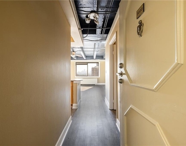 2479 Peachtree Road Ne - Photo Thumbnail 2