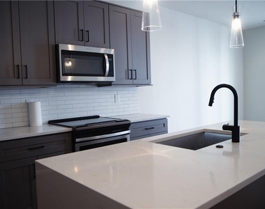 1350 May Avenue Se - Photo Thumbnail 6