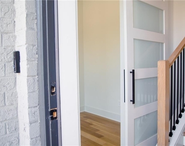 1350 May Avenue Se - Photo Thumbnail 3