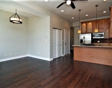 1744 W Augusta Boulevard - Photo Thumbnail 2