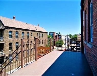 1744 W Augusta Boulevard - Photo Thumbnail 6