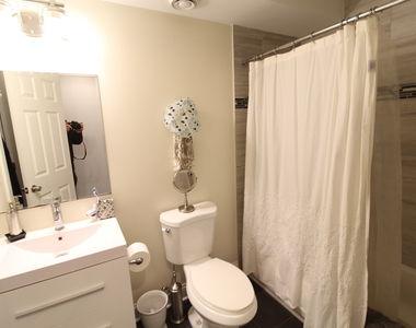 2329 W Barry Avenue - Photo Thumbnail 5