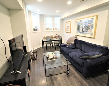 2329 W Barry Avenue - Photo Thumbnail 3
