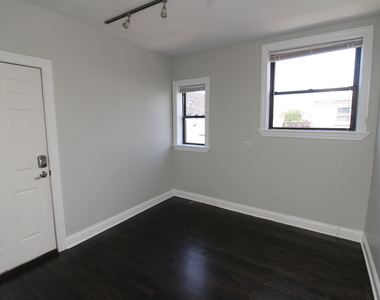 1542 W Waveland Avenue - Photo Thumbnail 8