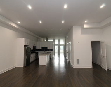 1474 N Milwaukee Avenue - Photo Thumbnail 1