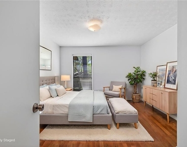 903 Cumberland Court - Photo Thumbnail 10