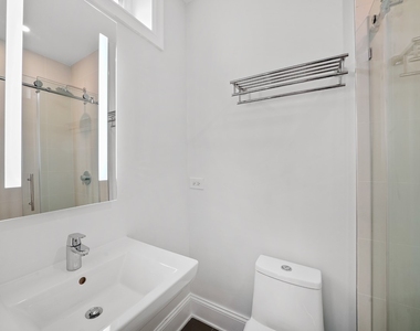 1241 N Bosworth Avenue - Photo Thumbnail 9