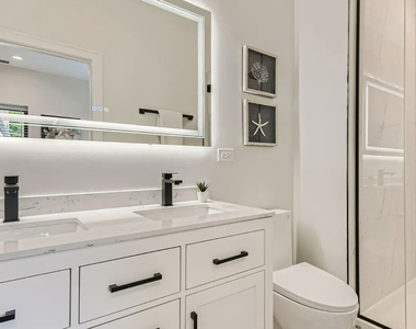 1420 W Winnemac Avenue - Photo Thumbnail 14