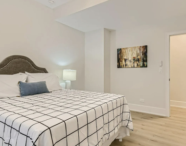 1420 W Winnemac Avenue - Photo Thumbnail 19