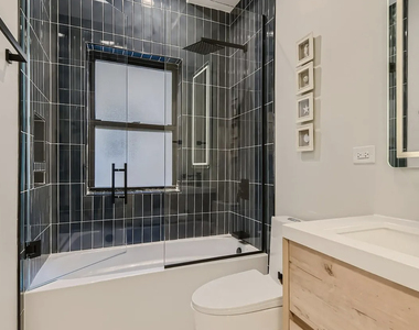 1420 W Winnemac Avenue - Photo Thumbnail 18