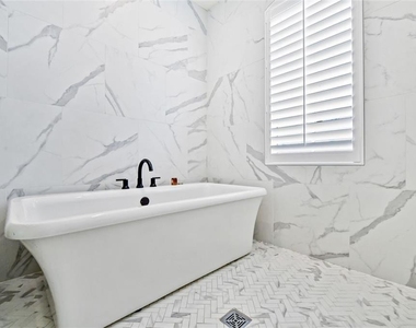 3667 Peachtree Road Ne - Photo Thumbnail 14