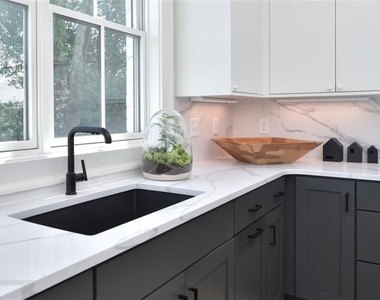 3667 Peachtree Road Ne - Photo Thumbnail 10