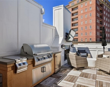 3667 Peachtree Road Ne - Photo Thumbnail 3