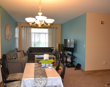 929 Genesee Drive - Photo Thumbnail 4