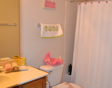 929 Genesee Drive - Photo Thumbnail 11