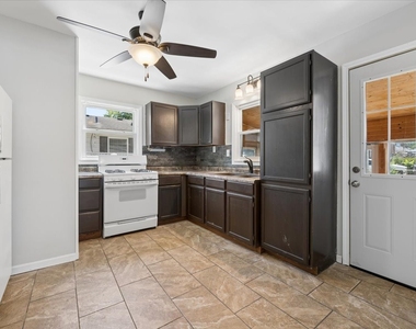 1805 Kelly Avenue - Photo Thumbnail 6