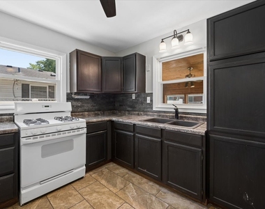 1805 Kelly Avenue - Photo Thumbnail 7