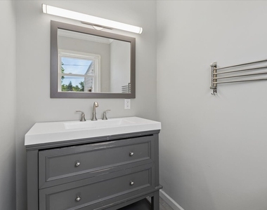 1805 Kelly Avenue - Photo Thumbnail 10