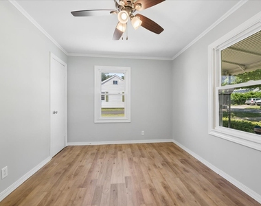 1805 Kelly Avenue - Photo Thumbnail 11